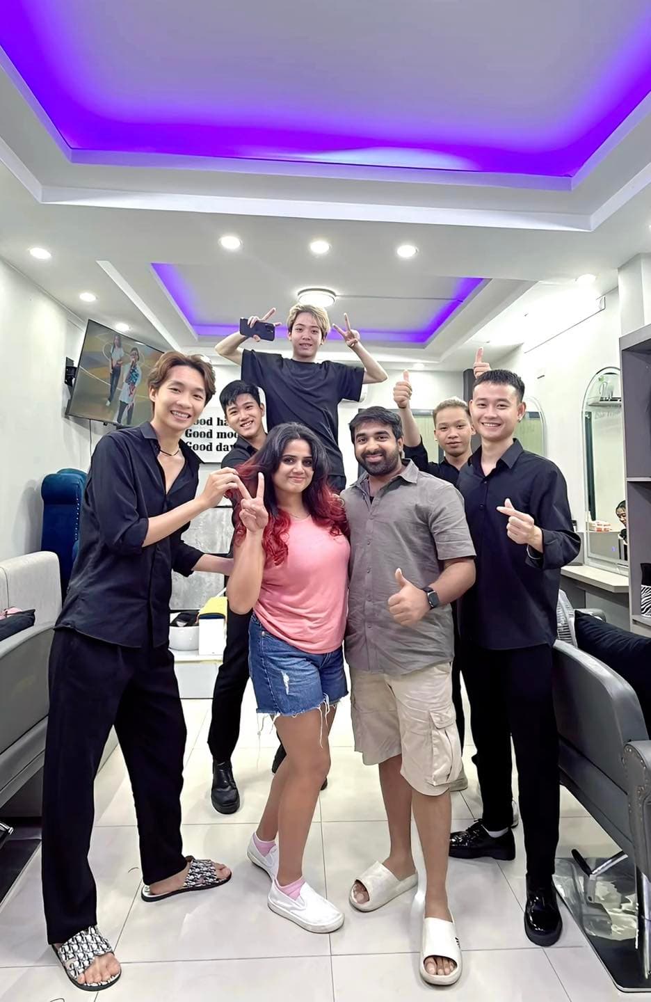 Dịch vụ làm tóc cho khách nước ngoài tại Salon Bình Minh Đà Nẵng