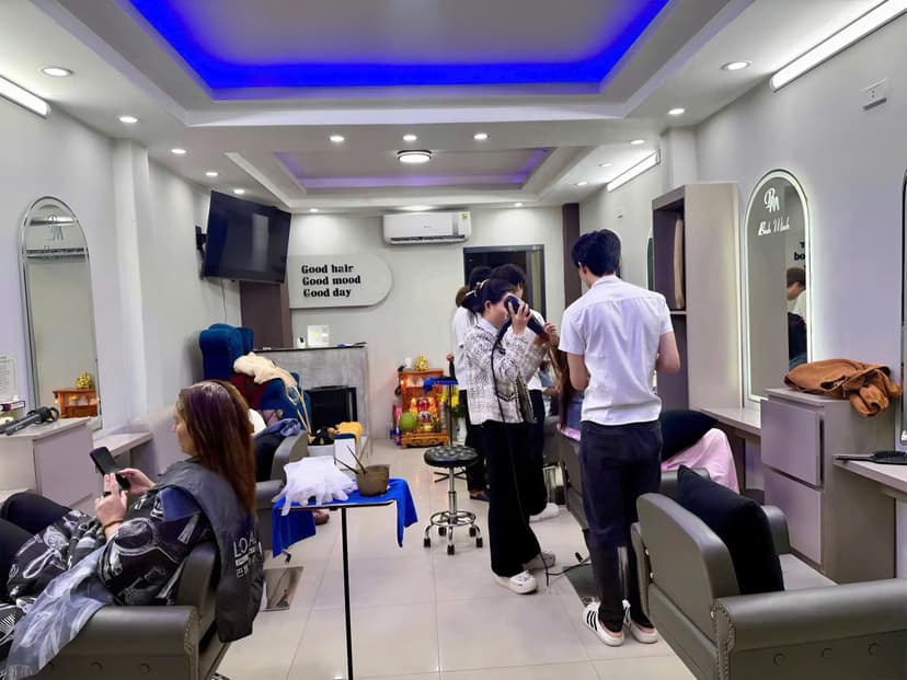 Đội ngũ kỹ thuật viên Salon Bình Minh tận tâm chuyên nghiệp