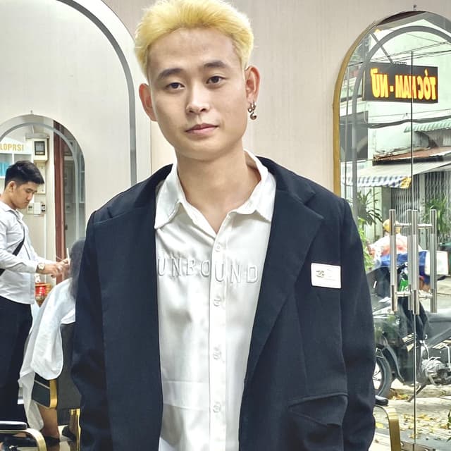 Vũ Nguyễn - Nhân viên làm tóc Salon Bình Minh