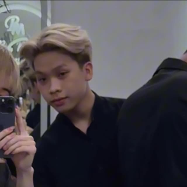 Vũ Phạm - Nhân viên làm tóc Salon Bình Minh